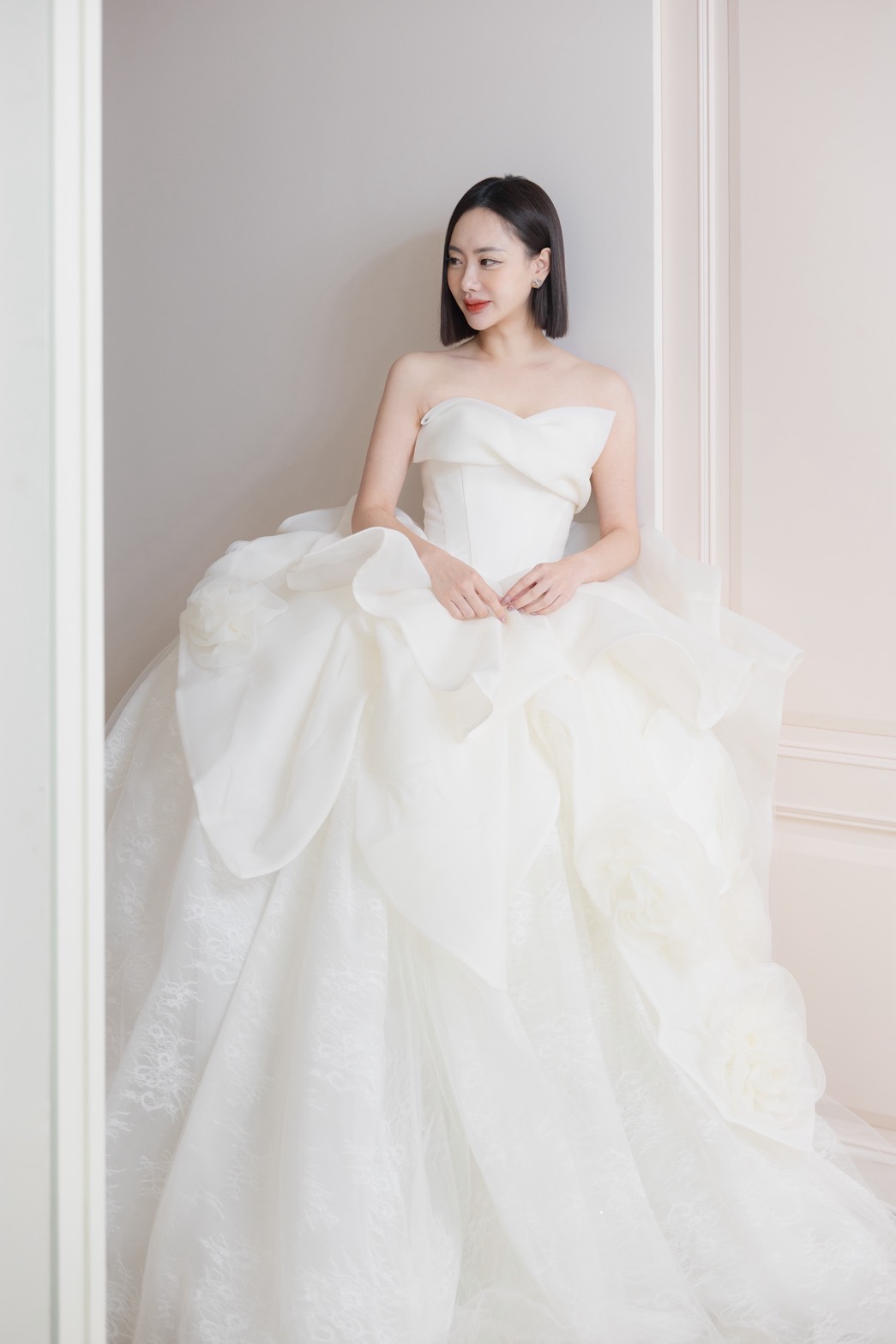 曼哈頓 婚紗 夢幻 禮服 浮世白玫瑰・立體結構白紗禮服