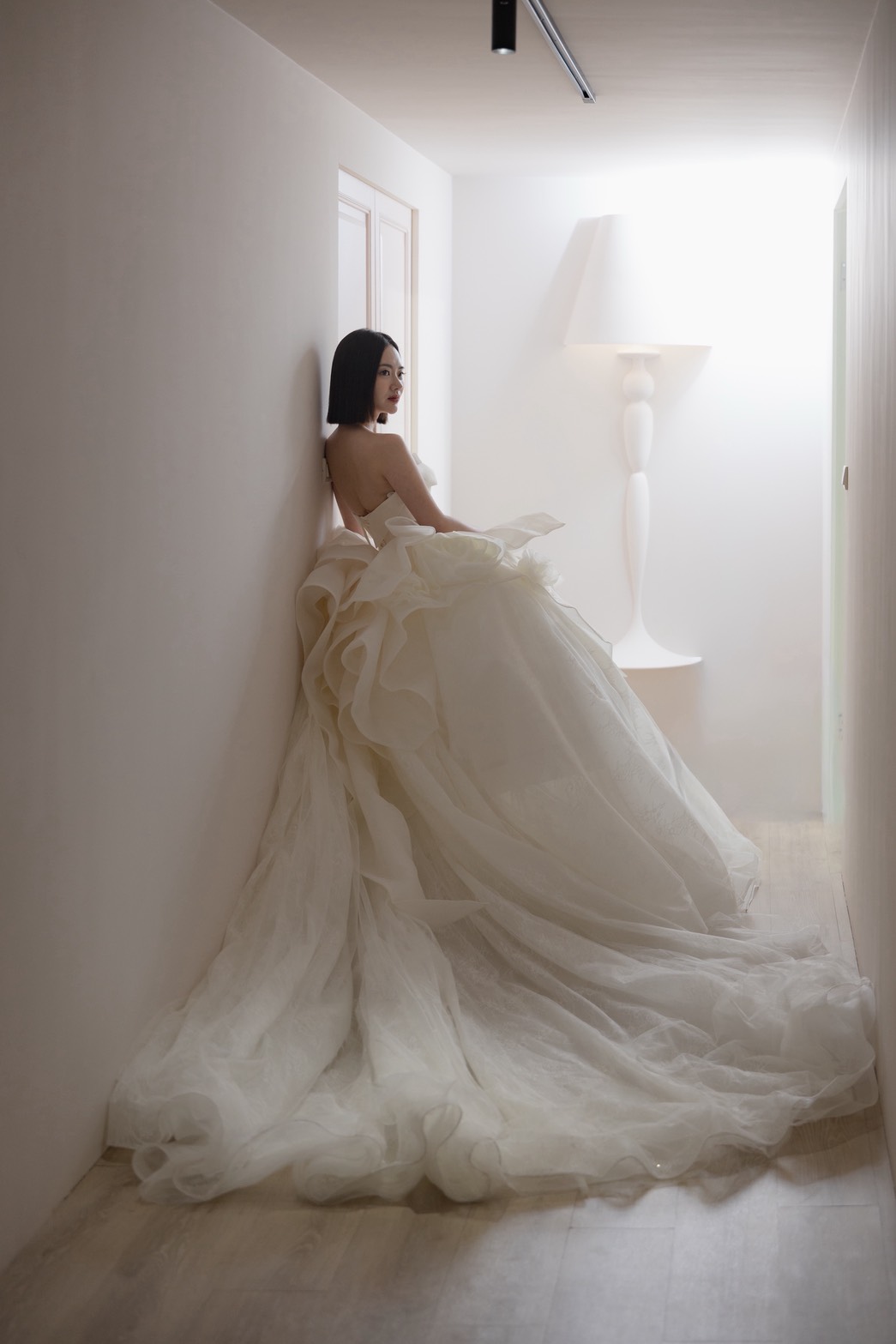 曼哈頓 婚紗 夢幻 禮服 浮世白玫瑰・立體結構白紗禮服