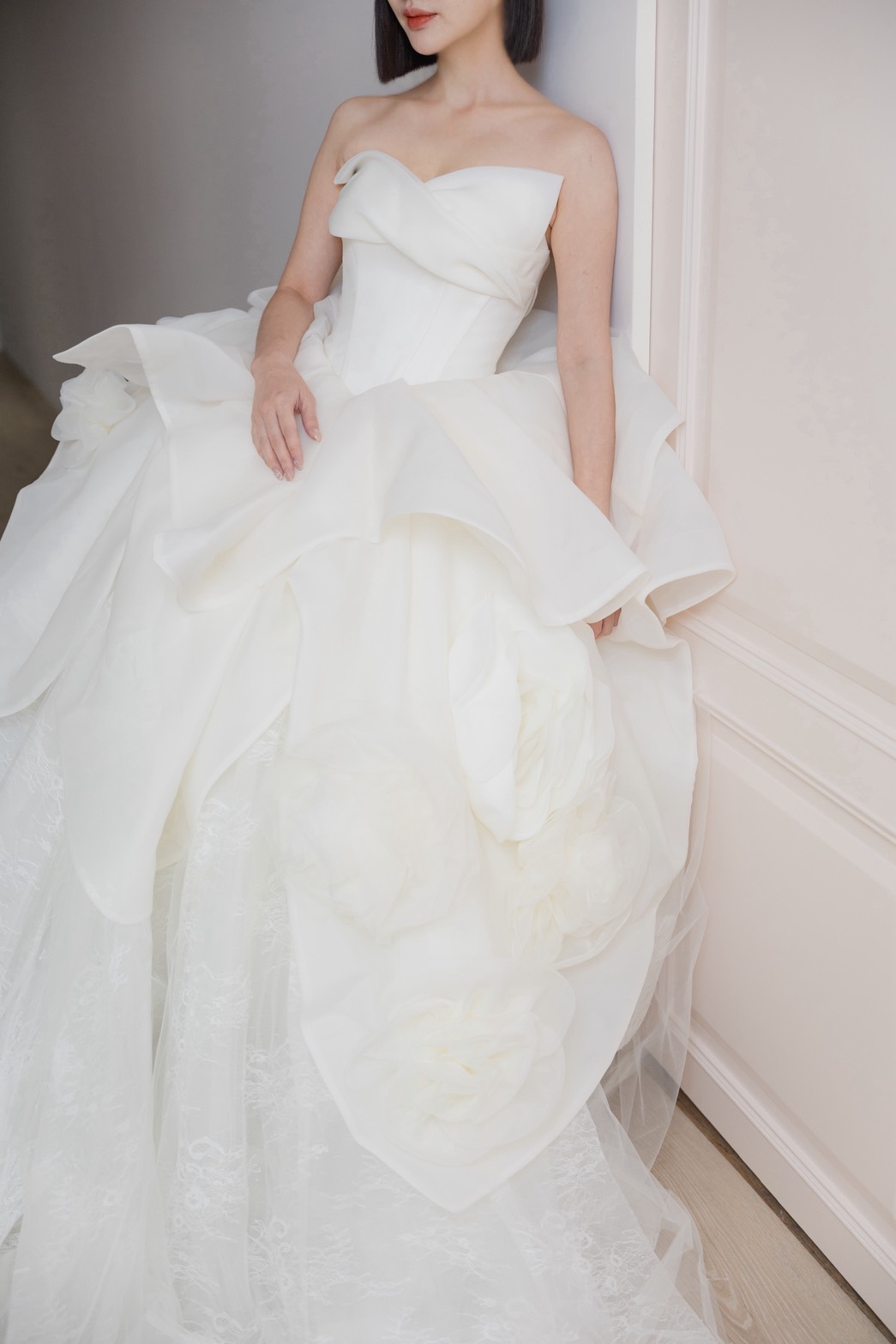 曼哈頓婚紗 夢幻禮服 浮世白玫瑰・立體結構白紗禮服