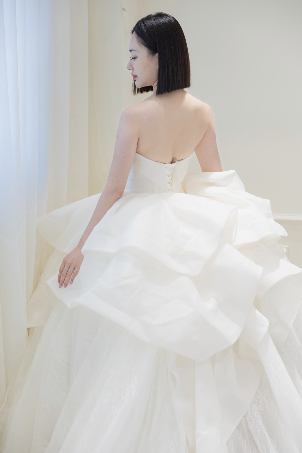 曼哈頓婚紗 夢幻禮服 浮世白玫瑰・立體結構白紗禮服